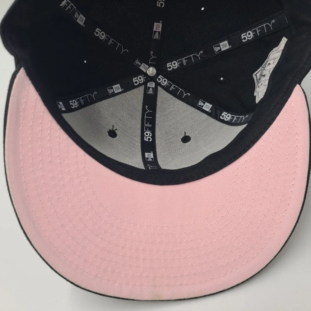 New York Yankees Hat Fitted 7‎ 1/2 New Era 59Fifty Black Pink 1999 World Series